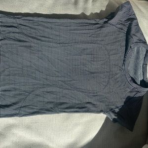 Lulu lemon grey short sleeve dry fit